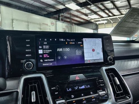 Used 2023 Kia Sorento SX AWD/4WD image 36