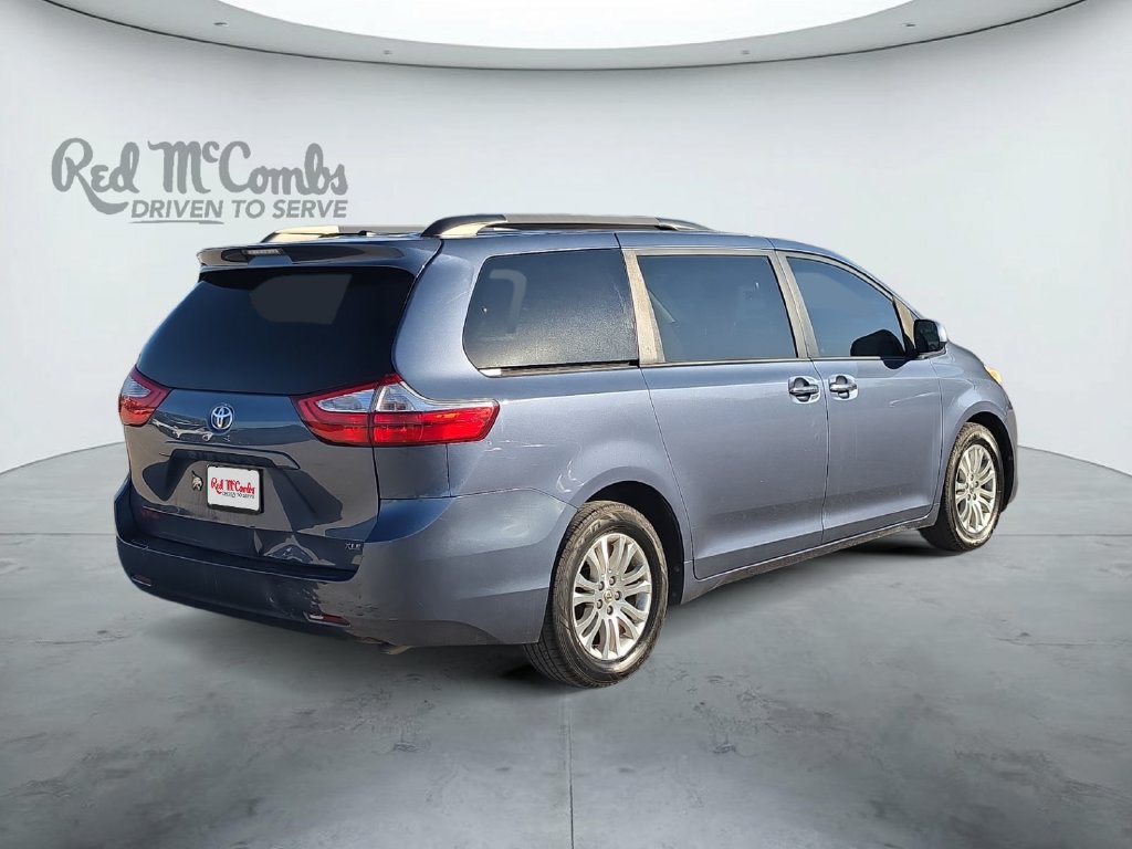 Used 2017 Toyota Sienna XLE FWD image 5