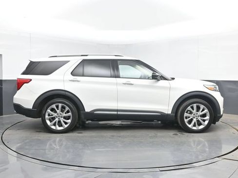 Used 2022 Ford Explorer Platinum w/ Equipment Group 601A AWD/4WD image 15