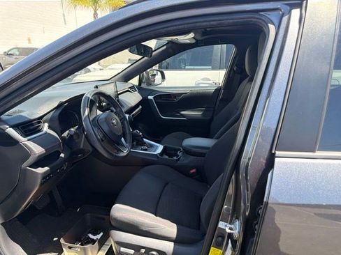 Used 2021 Toyota RAV4 SE w/ Weather & Moonroof Package AWD/4WD image 16