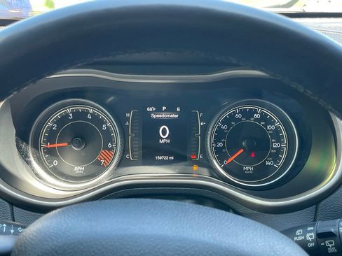 Used 2015 Jeep Cherokee Latitude w/ Cold Weather Group AWD/4WD image 26