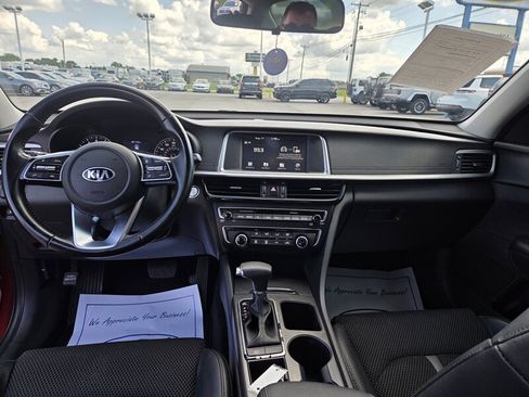 Used 2020 Kia Optima S FWD image 12