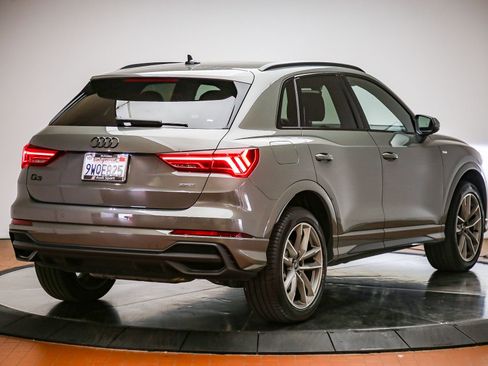 Certified 2025 Audi Q3 2.0T Premium w/ Convenience Package AWD/4WD image 5