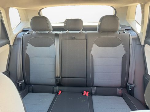 Certified 2025 Volkswagen Taos S AWD/4WD image 15