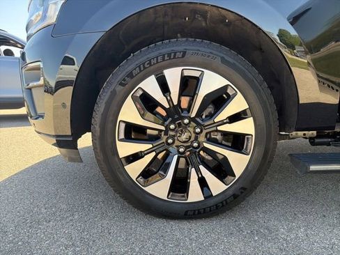 Used 2024 Ford Expedition Platinum AWD/4WD image 42