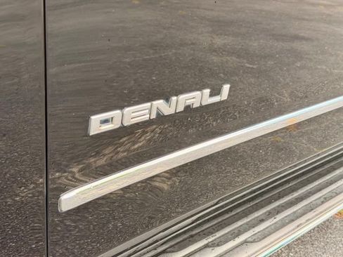 Used 2017 GMC Yukon Denali AWD/4WD image 15