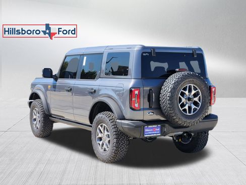 New 2025 Ford Bronco Badlands image 3