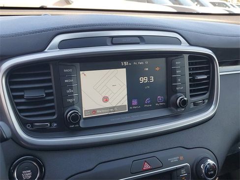 Used 2019 Kia Sorento SX image 26