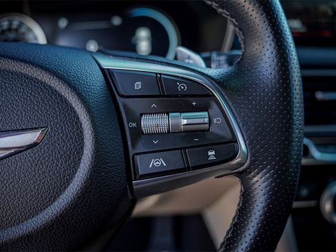 Used 2022 Genesis G70 3.3T image 17