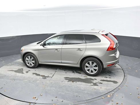 Used 2016 Volvo XC60 T6 w/ Proximity Package image 24