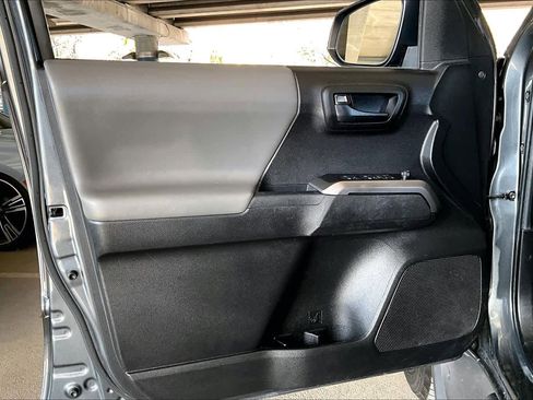 Used 2023 Toyota Tacoma SR5 RWD image 33