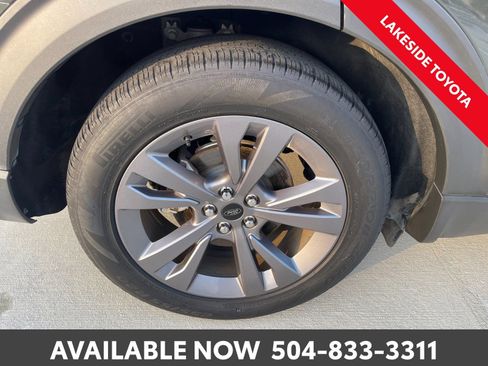 Used 2021 Ford Explorer XLT w/ Equipment Group 202A image 11