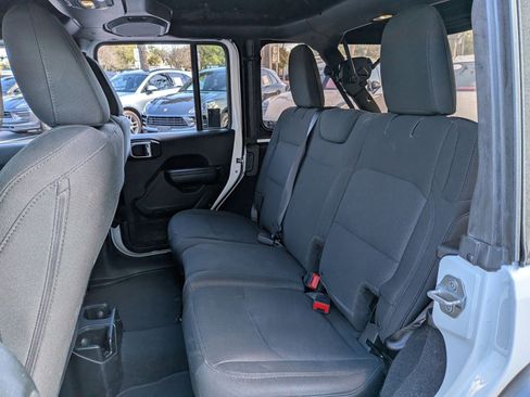 Used 2018 Jeep Wrangler Unlimited Sport S image 13