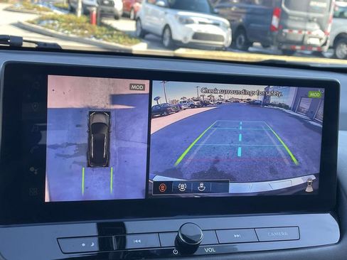 Used 2024 Nissan Rogue SL w/ SL Premium Package image 26