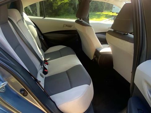 Used 2024 Toyota Corolla LE FWD image 32