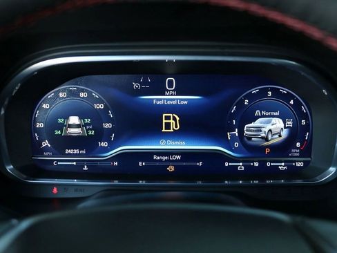 Used 2024 Chevrolet Tahoe RST w/ Luxury Package image 16