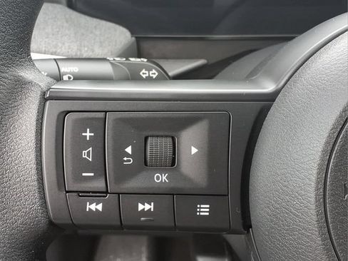 Certified 2025 Nissan Kicks SV AWD/4WD image 19