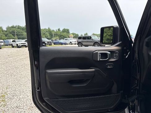 Used 2023 Jeep Wrangler Unlimited Rubicon 4xe AWD/4WD image 22