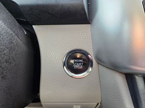 Used 2016 Toyota Highlander XLE image 9