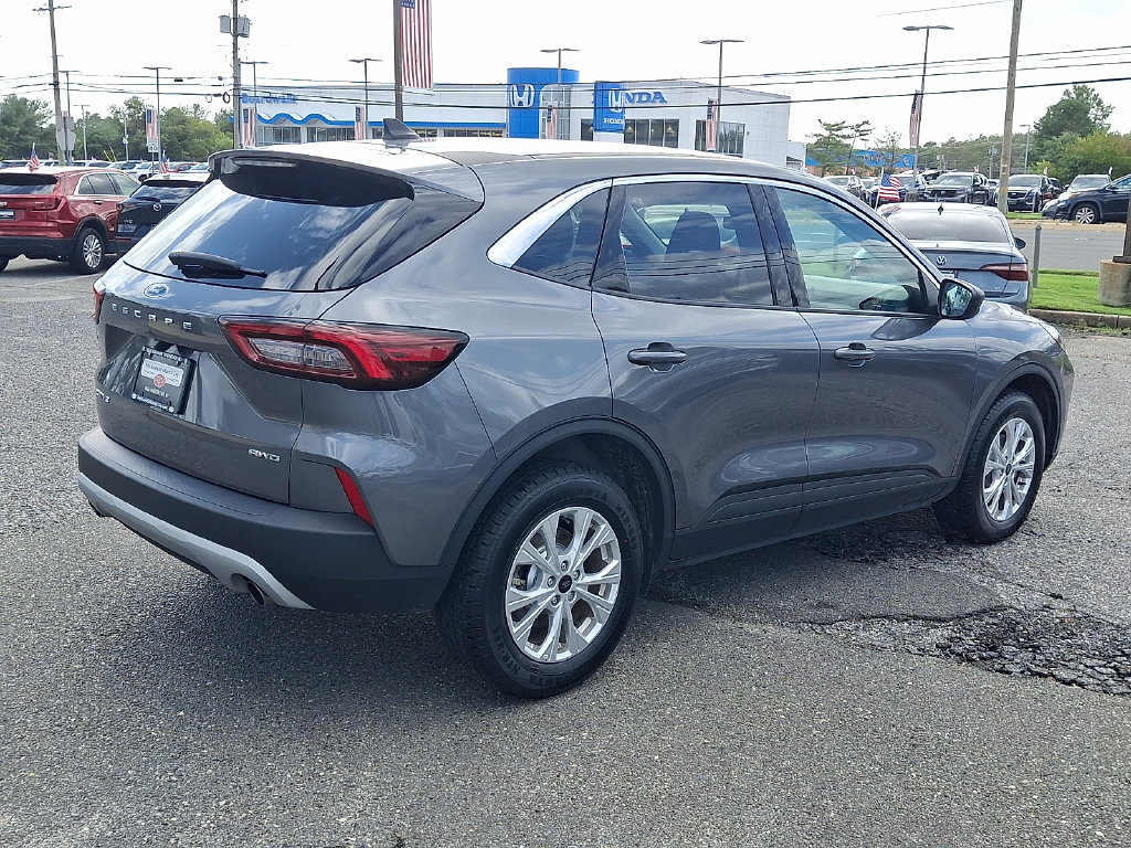 Used 2024 Ford Escape Active AWD/4WD image 4