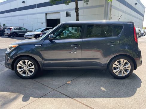 Used 2015 Kia Soul + w/ Primo Package FWD image 6