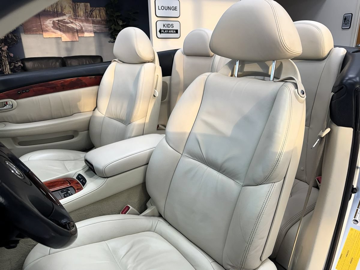 Used 2007 Lexus SC 430 Convertible w/ Preferred Accessory Pkg RWD image 17