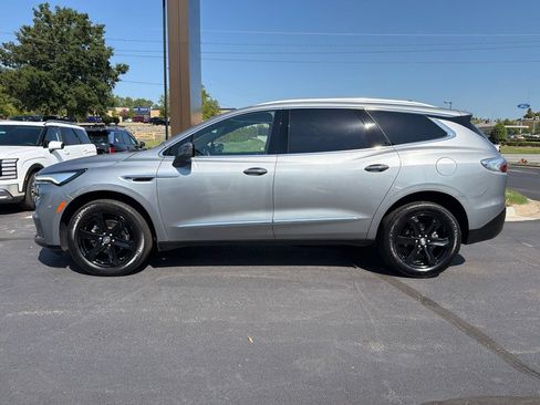 Used 2024 Buick Enclave Essence w/ Experience Buick Package FWD image 5