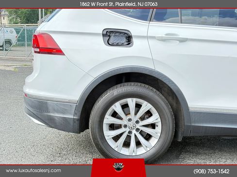 Used 2018 Volkswagen Tiguan SE w/ 3rd Row Seat Package AWD/4WD image 11