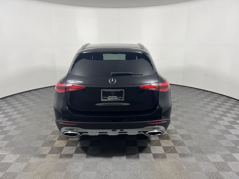 Used 2026 Mercedes-Benz GLC 300 image 4