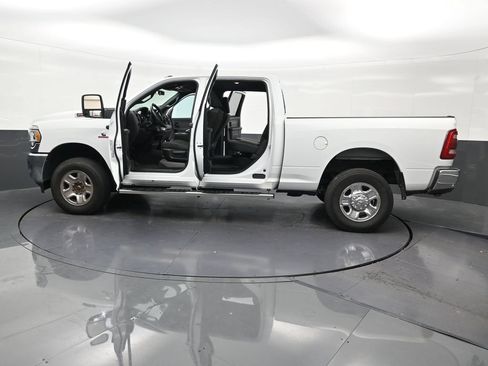 Used 2024 RAM 2500 Tradesman w/ Chrome Appearance Group AWD/4WD image 34