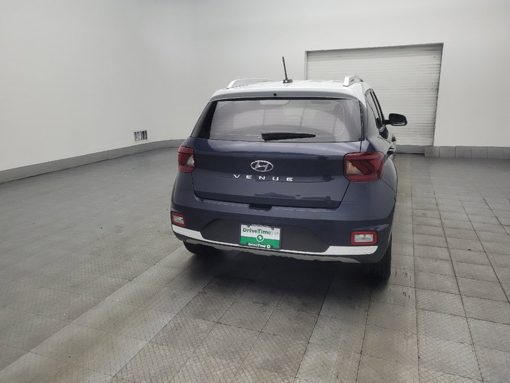 Used 2024 Hyundai Venue Limited FWD image 7
