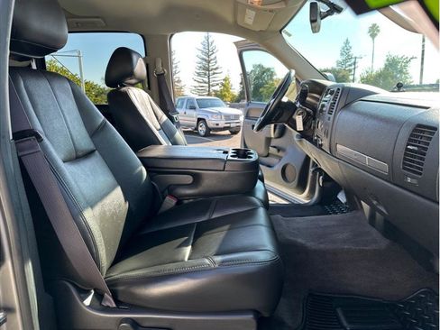 Used 2013 GMC Sierra 2500 SLE w/ SLE Preferred Package image 32