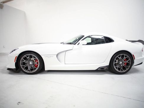 Used 2015 Dodge Viper w/ Quick Order Package 22J GT image 3