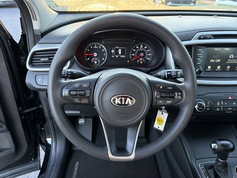Used 2018 Kia Sorento LX image 23