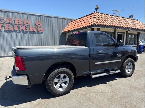 Used 2017 RAM 1500 Classic SLT AWD/4WD image 2