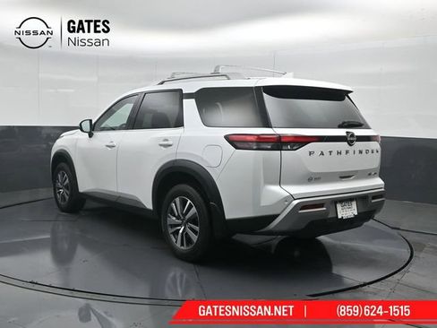Used 2025 Nissan Pathfinder SL AWD/4WD image 8