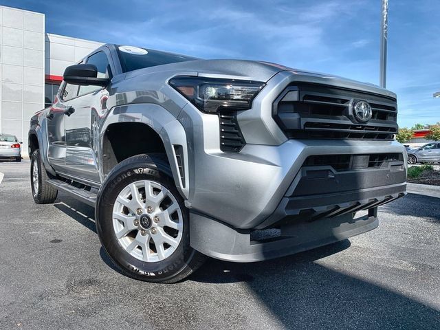 Used 2025 Toyota Tacoma SR w/ SR Upgrade Package AWD/4WD image 2