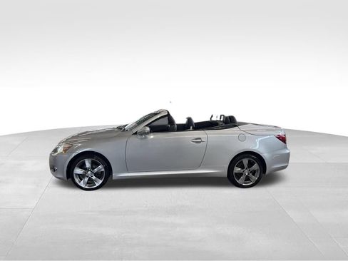 Used 2010 Lexus IS 250C w/ Luxury Pkg RWD image 2