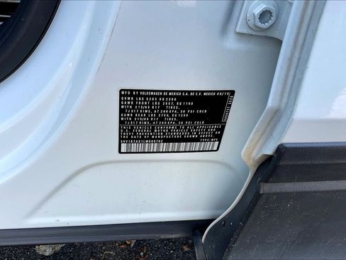 Used 2020 Volkswagen Tiguan S image 19