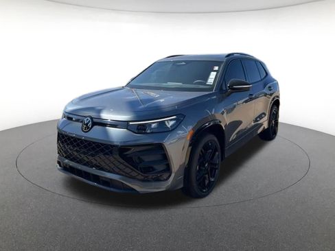 New 2025 Volkswagen Tiguan SE R-Line image 1