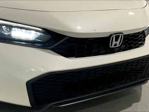 Used 2025 Honda Civic Sport image 31
