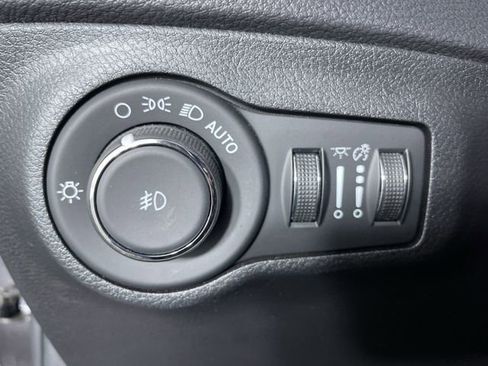 Used 2021 Jeep Compass Limited image 29