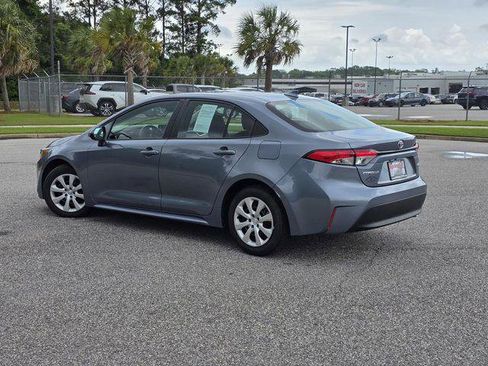 Certified 2025 Toyota Corolla LE FWD image 4