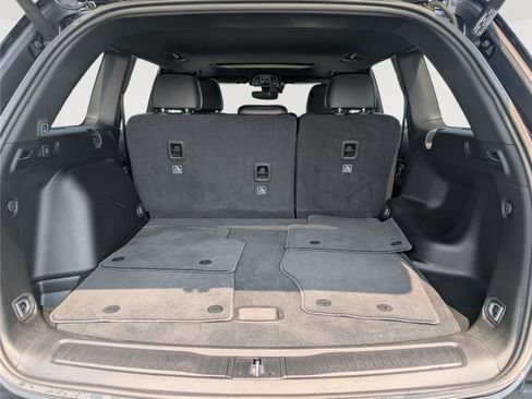 Used 2023 Jeep Grand Cherokee Altitude AWD/4WD image 12