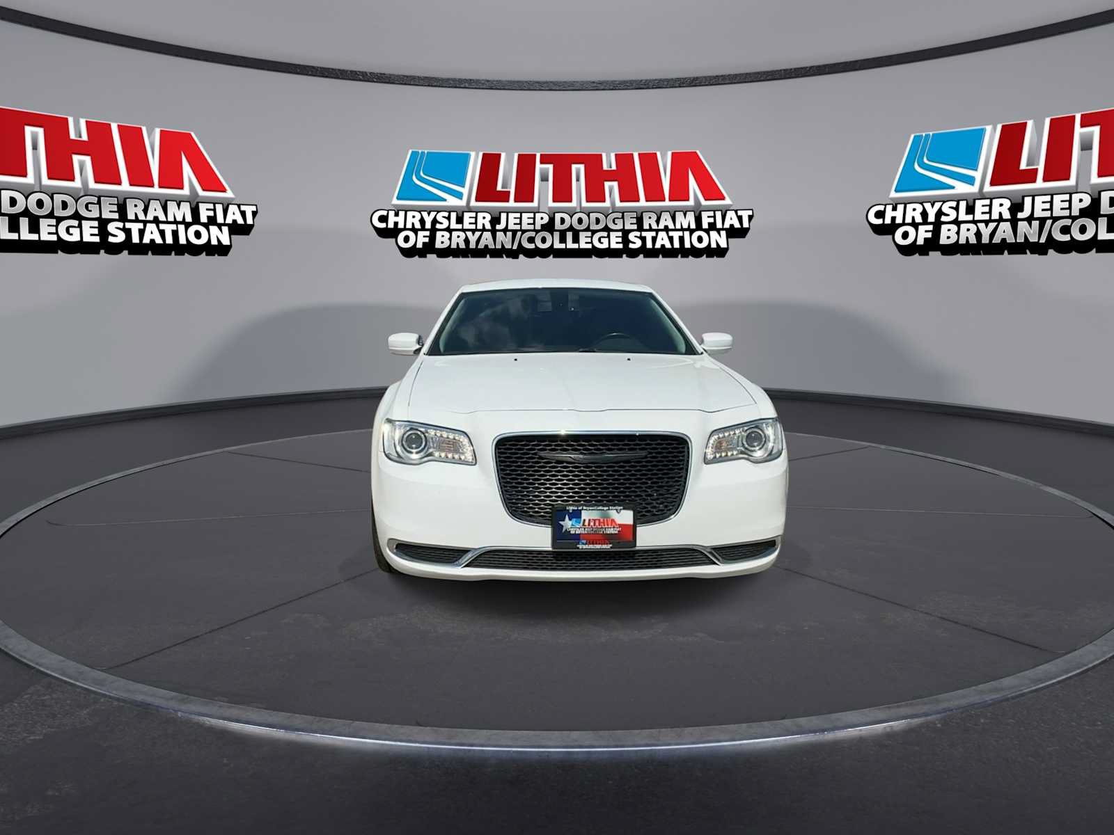 Used 2019 Chrysler 300 Touring L w/ Quick Order Package 22F AWD/4WD image 3