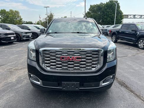 Used 2019 GMC Yukon XL Denali w/ Denali Ultimate Package AWD/4WD image 3