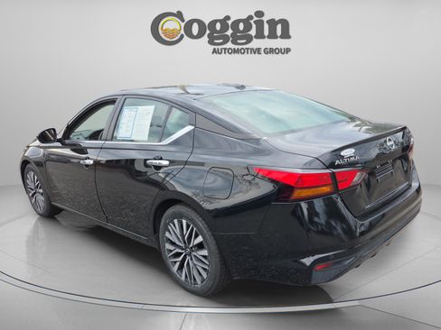 Used 2024 Nissan Altima 2.5 SV image 4