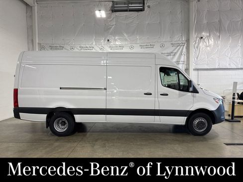 New 2025 Mercedes-Benz Sprinter 3500 image 1
