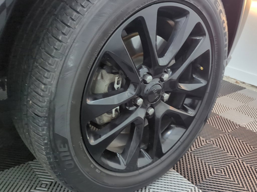 Used 2021 Jeep Grand Cherokee Laredo X AWD/4WD image 32