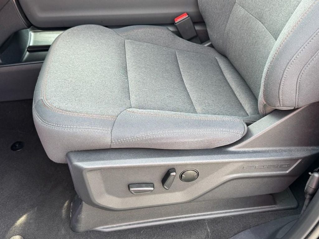 Used 2025 Ford Expedition Active AWD/4WD image 22